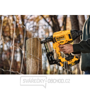 Aku sponkovačka na ploty 18V 2x5,0Ah DeWALT DCFS950P2 Náhľad