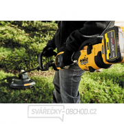 Motorový krovinorez Dewalt DCMAS5713N 54V XR Flexvolt (bez aku a nabíjačky) Náhľad