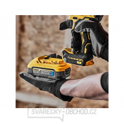 Bezuhlíková príklepová vŕtačka DeWALT DCD805H2T POWERSTACK 18 V Náhľad