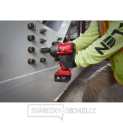 Akumulátorový rázový uťahovač 1/2" Milwaukee M18 FHIWP12-502X (1017 Nm, 5,0 Ah) Náhľad