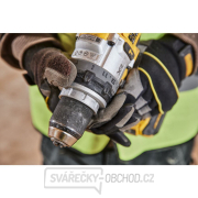 AKU príklepová vŕtačka 18V XR DeWALT DCD1007WW1T 1x8Ah Náhľad